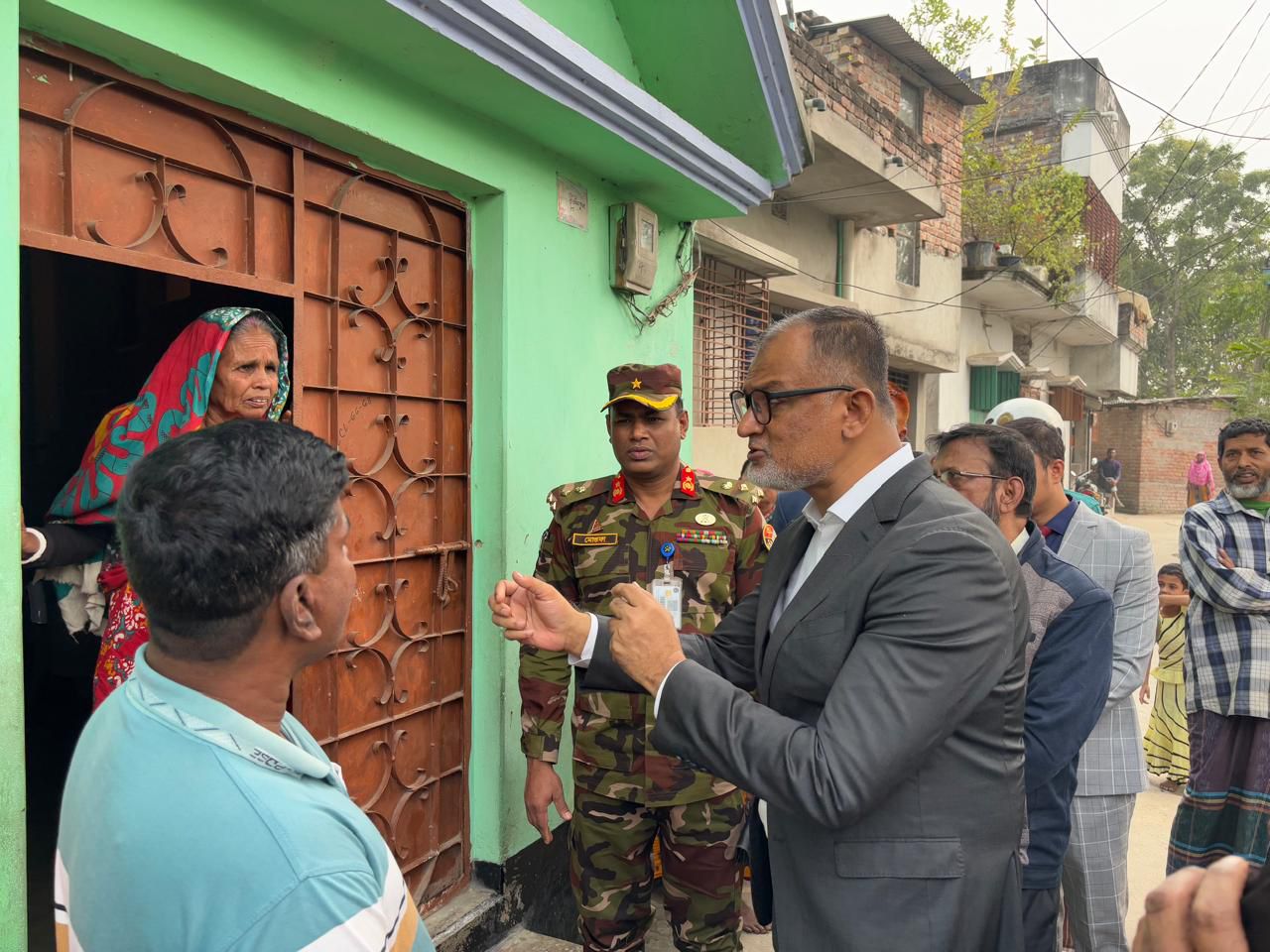 আমাদের টার্গেট হচ্ছে প্রান্তিক জনগোষ্ঠীর কাছে কিছুটা স্বস্তি পৌঁছে দেয়া-বাণিজ্য উপদেষ্টা