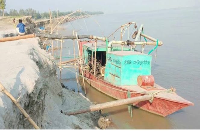 কালিহাতীতে অবৈধ বালু উত্তোলন বন্ধের দাবি বিএনপির