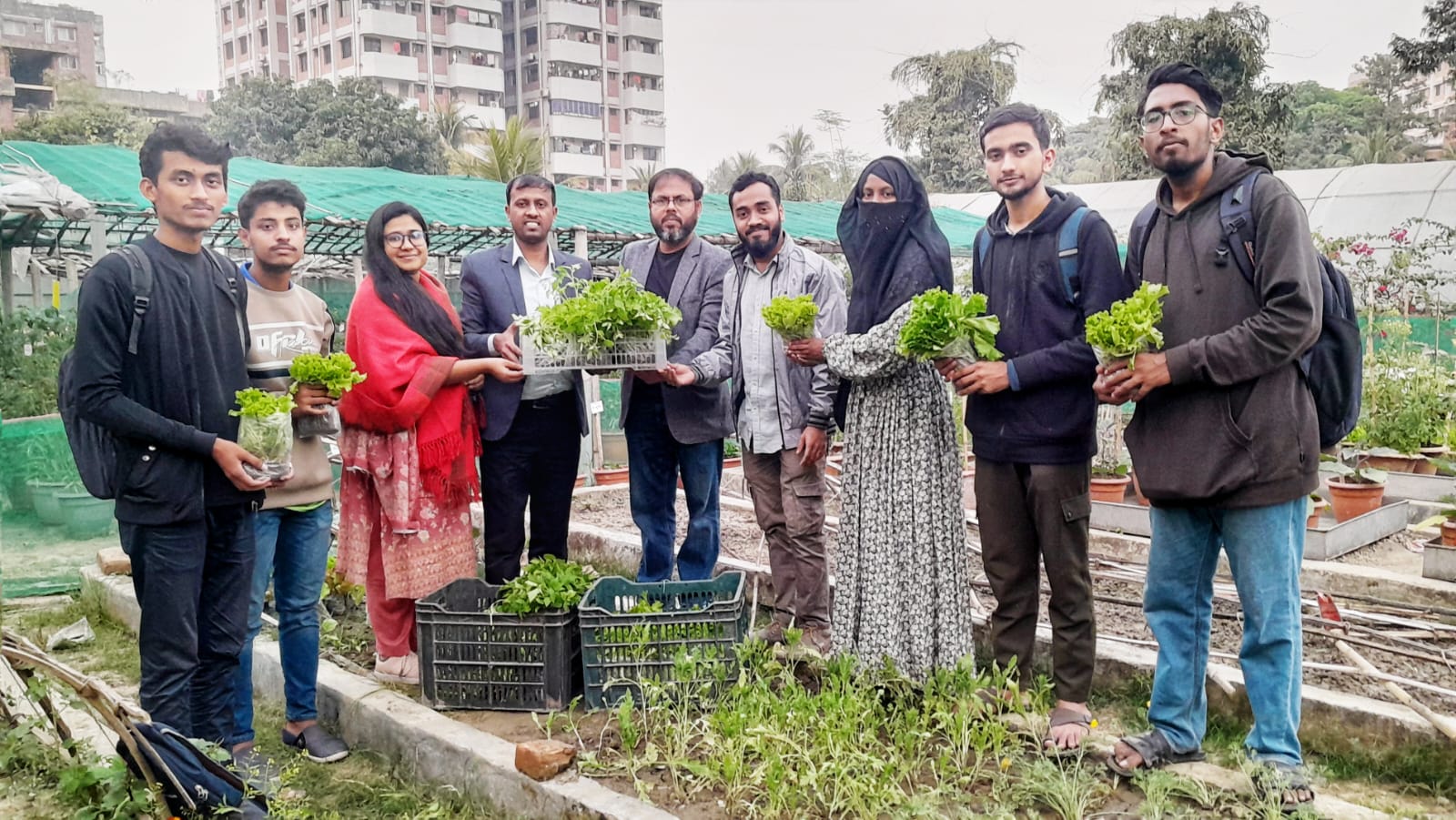 শেকৃবি’র উদ্যানতত্ত্ব বিভাগ ও এমজিবি’র উদ্যোগে নগর কৃষির প্রসার